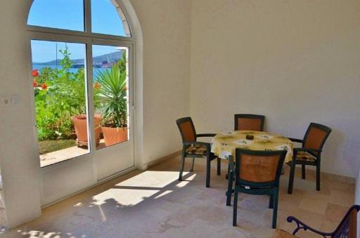 Apartment Knez โตรกีร์ ภายนอก รูปภาพ