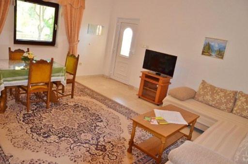 Apartment Knez โตรกีร์ ภายนอก รูปภาพ